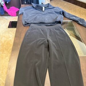 Women’s Lululemon softstream pintuck, high-rise, wide leg pant size small gray